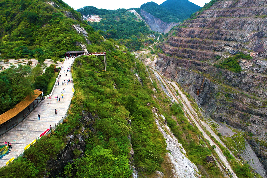 【“飞阅”中国】湖北黄石：昔日矿山成为绿色公园