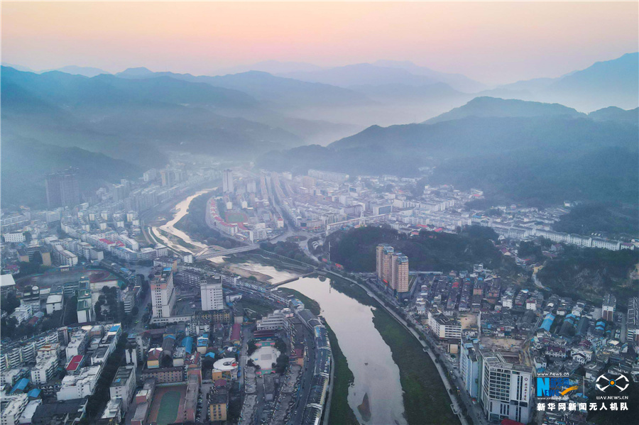 9月17日,秋阳杲杲,云蒸霞蔚,航拍镜头下的安徽省安庆市岳西县美景