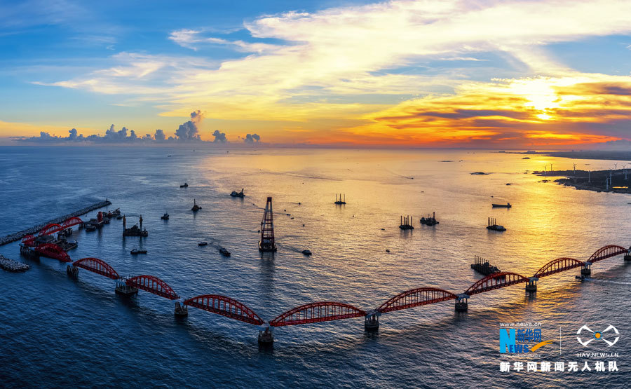 【"飞阅"中国】瞰!中委广东石化原油码头钢引桥贯通