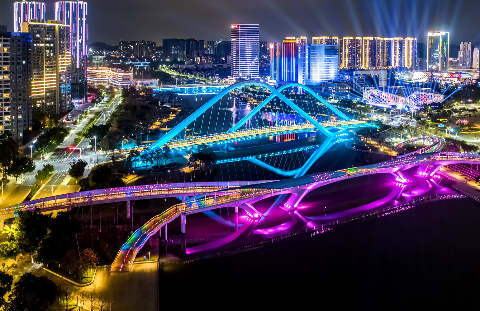 夜瞰广州南沙 品别样风情